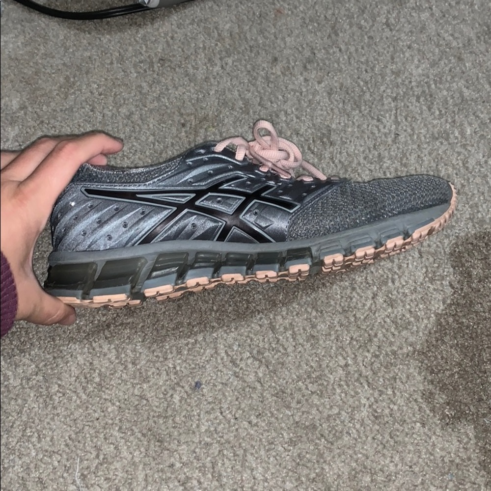 ASICS - Picture 2 of 5